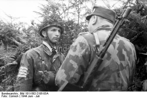 Fallschirmjäger officers with FG-42 Type G